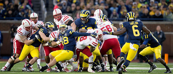 Joe Bolden (35), Desmond Morgan (48), Chris Wormley (43), Raymon Taylor (6), and Courtney Avery (11)