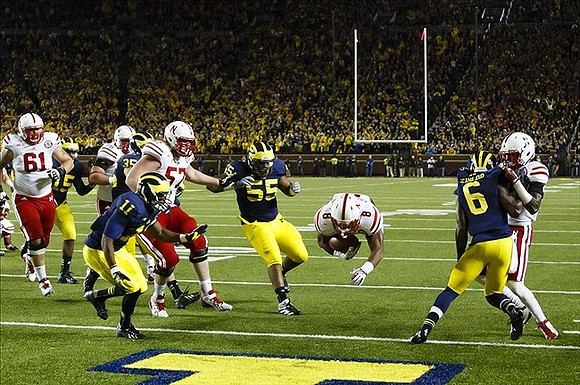 James Ross (15), Joe Bolden (35), Courtney Avery (11), Jibreel Black (55), and Raymon Taylor (6)