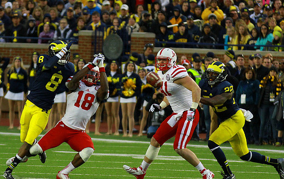 Channing Stribling (8) and Jarrod Wilson (22)