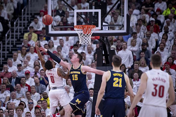 Jon Teske (15) and Franz Wagner (21)