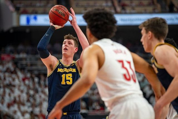 Jon Teske (15) and Franz Wagner (21)