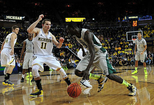 Nik Stauskas (11) and Max Bielfeldt (44)