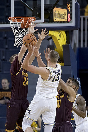 Moritz Wagner (13) and Charles Matthews (1)