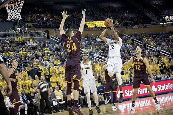 Charles Matthews (1) and Muhammad-Ali Abdur-Rahkman (12)