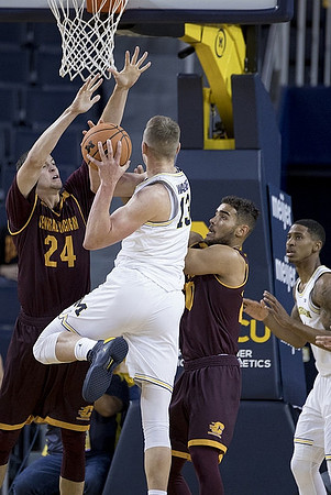 Moritz Wagner (13) and Charles Matthews (1)