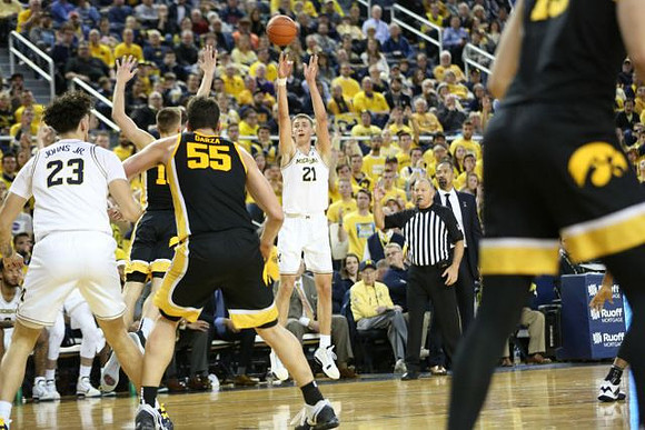 Brandon Johns Jr. (23) and Franz Wagner (21)