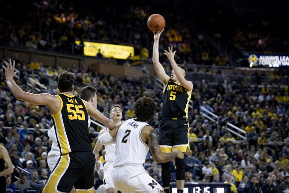 Franz Wagner (21) and Isaiah Livers (2)