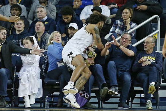 Isaiah Livers (2)