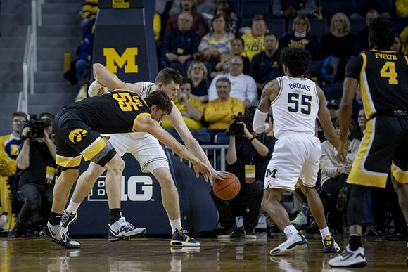 Jon Teske (15) and Eli Brooks (55)