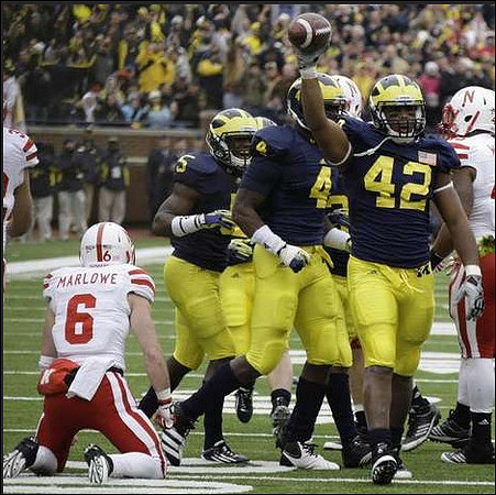 Courtney Avery (5), Cameron Gordon (4), and J.B. Fitzgerald (42)