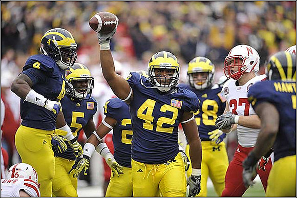 Cameron Gordon (4), Courtney Avery (5), Delonte Hollowell (24), J.B. Fitzgerald (42), Matthew Cavanaugh (28), and Brandin Hawthorne (7)