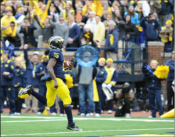 Denard Robinson (16)