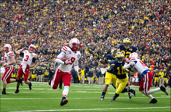 Blake Countess (18) and Jordan Kovacs (32)
