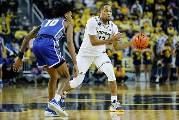 DeVante' Jones (12)