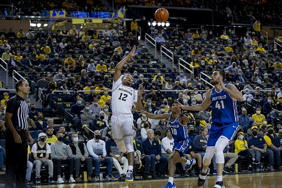 DeVante' Jones (12)