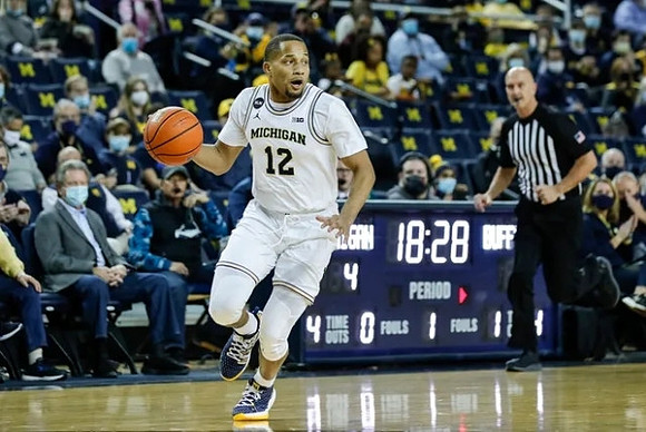 DeVante' Jones (12)