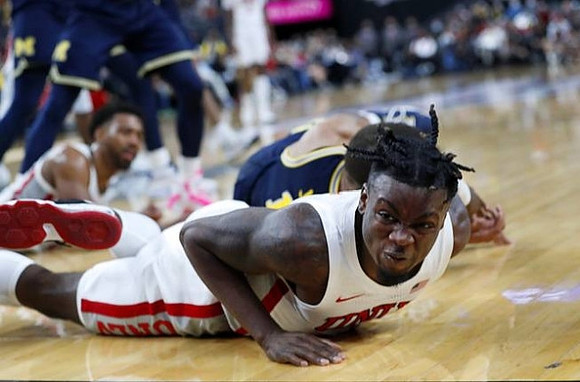 DeVante' Jones (12)