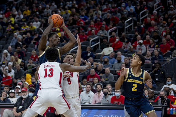 Moussa Diabate (14) and Kobe Bufkin (2)