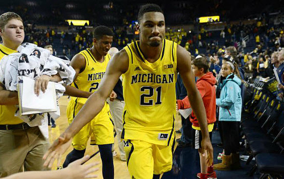 Aubrey Dawkins (24) and Zak Irvin (21)
