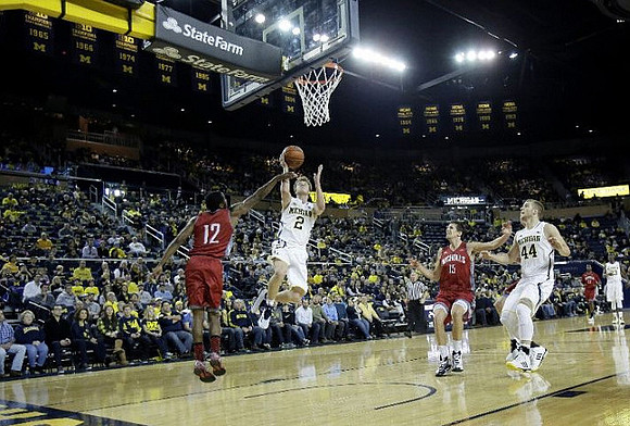 Spike Albrecht (2) and Max Bielfeldt (44)