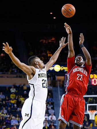 Zak Irvin (21)