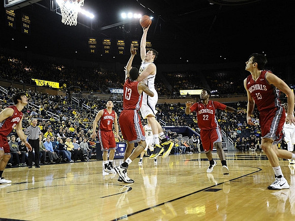 Ricky Doyle (32) and Spike Albrecht (2)