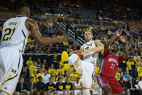 Zak Irvin (21) and Max Bielfeldt (44)