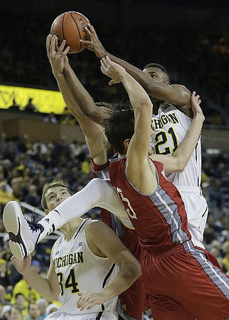 Mark Donnal (34) and Zak Irvin (21)