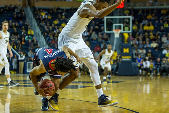 Zak Irvin (21) and Mark Donnal (34)