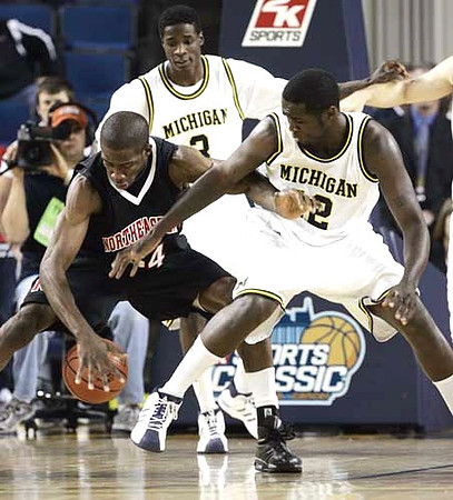 Anthony Wright (12) and Manny Harris (3)