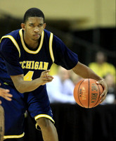 Darius Morris (4)