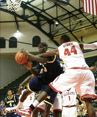 Darius Morris (4) and Manny Harris (3)