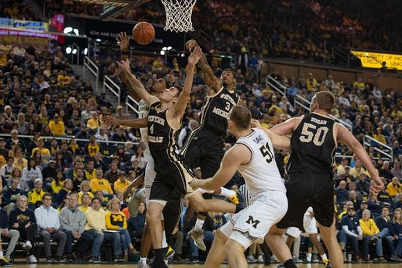 Charles Matthews (1) and Austin Davis (51)