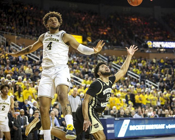 Isaiah Livers (4) and Jordan Poole (2)