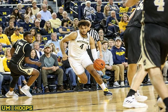 Isaiah Livers (4)