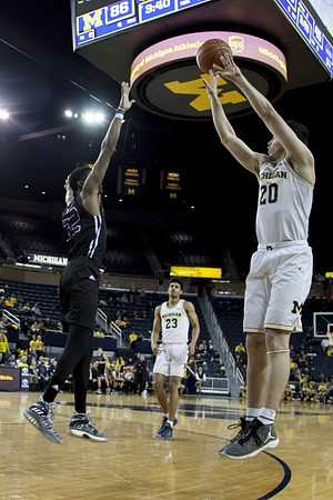 Ibi Watson (23) and Sean Lonergan (20)