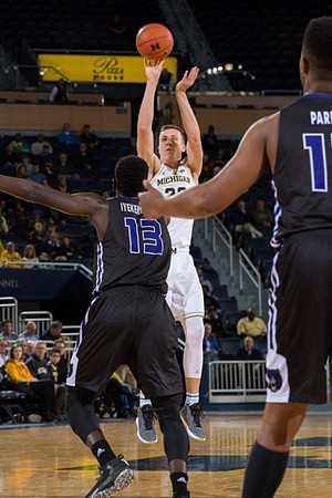 Duncan Robinson (22)
