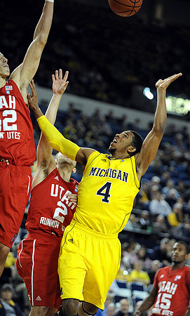Darius Morris (4)