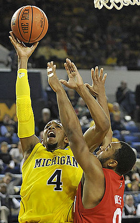 Darius Morris (4)