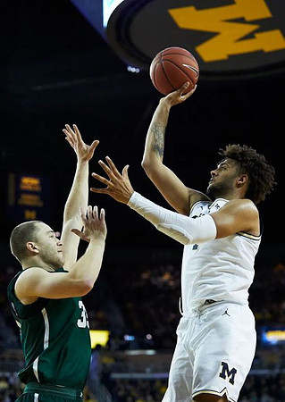 Isaiah Livers (4)