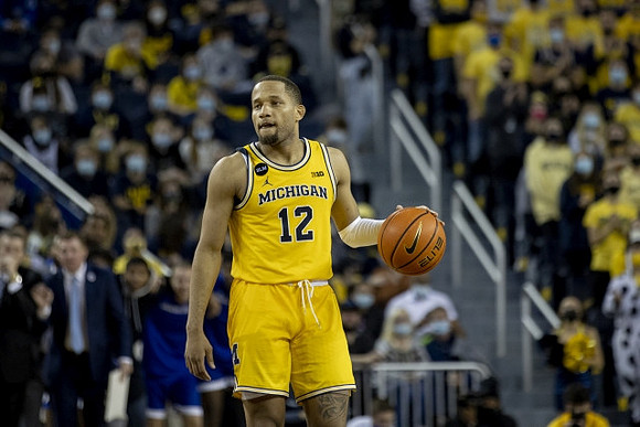 DeVante' Jones (12)