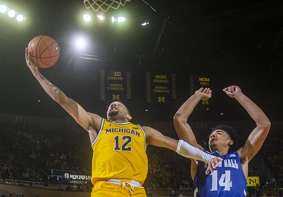 DeVante' Jones (12)