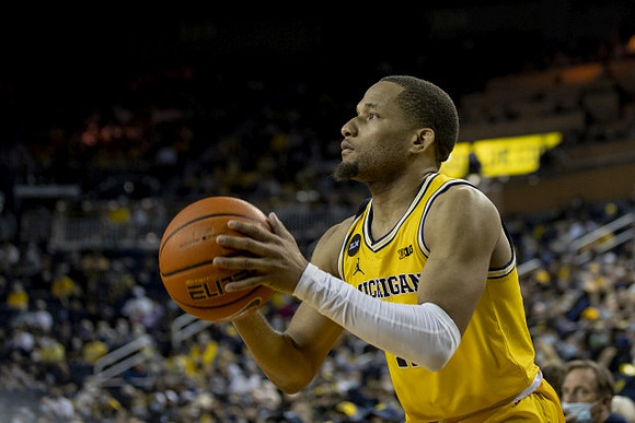 DeVante' Jones (12)