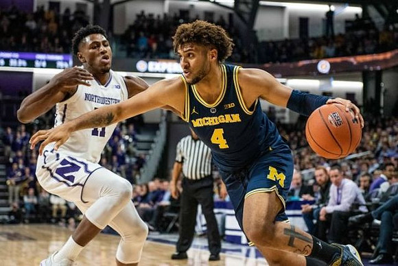 Isaiah Livers (4)