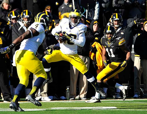 Cameron Gordon (4) and Blake Countess (18)