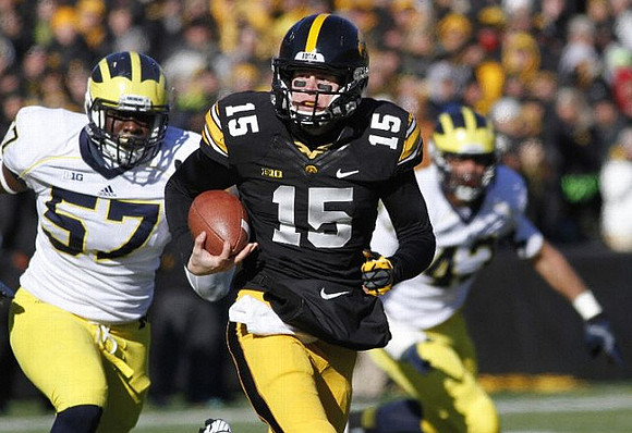 Frank Clark (57) and Chris Wormley (43)
