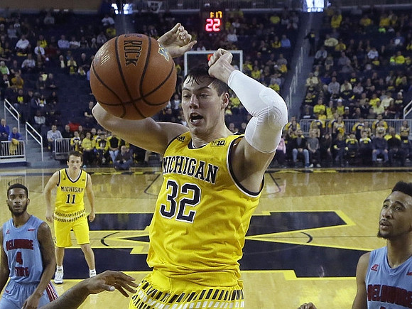 Andrew Dakich (11) and Ricky Doyle (32)