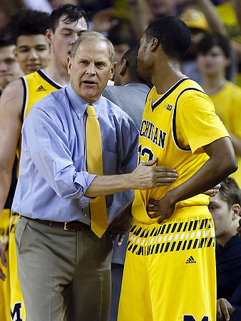 Ricky Doyle (32), John Beilein, and Muhammad-Ali Abdur-Rahkman (12)