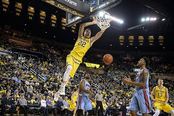 Duncan Robinson (22) and Moritz Wagner (13)