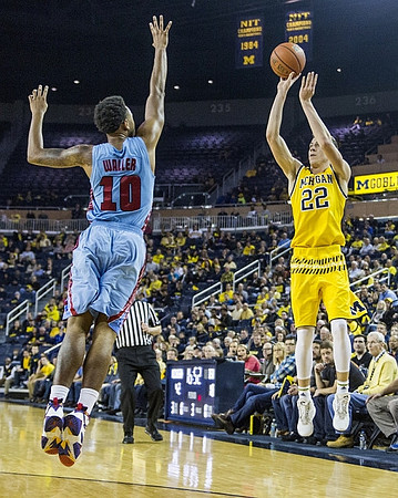 Duncan Robinson (22)